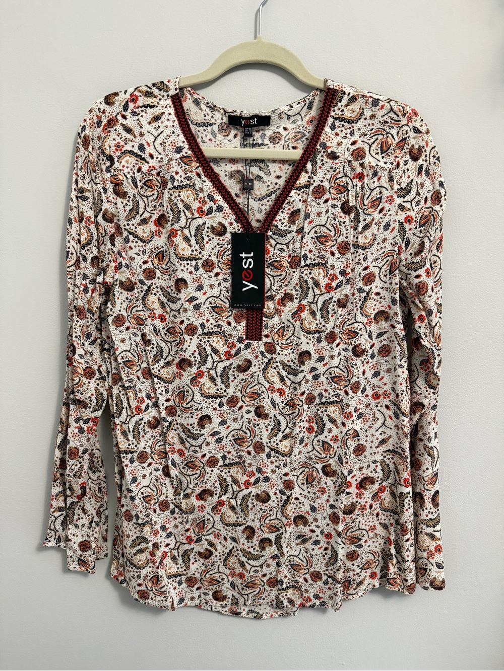 Yest Cream Paisley V-Neck Long Sleeve Blouse NWT